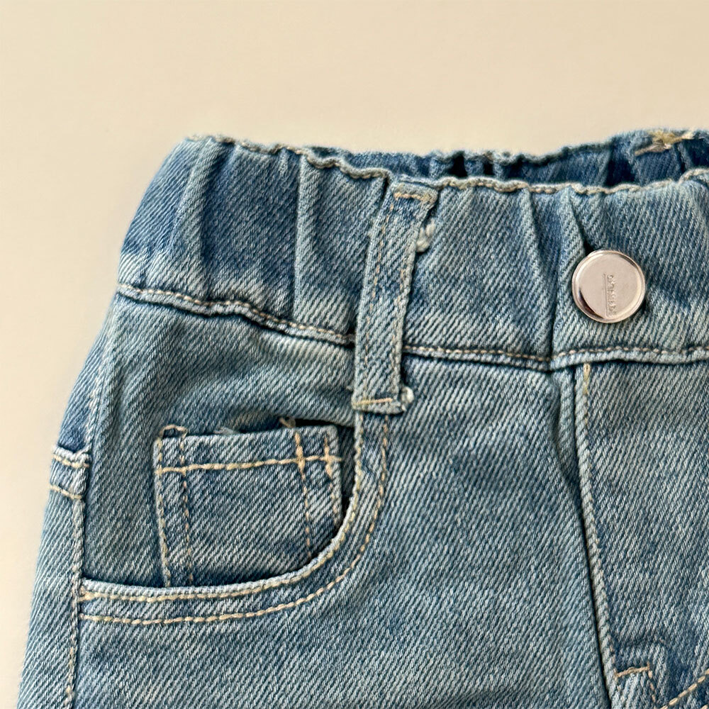 شلوار جین دخترانه- شلوار جین خاص دخترانه- ترندترین شلوار جین دخترانه- شلوار جین برند دخترانه- شلوار میو میو- استایل خاص