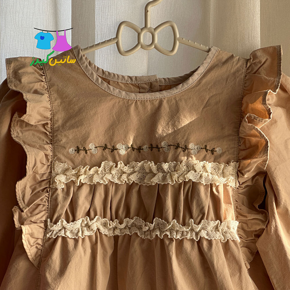 پیراهن چین دار گلدوزی دخترانه- رنگ سال- لباس عید دخترانه- شیکترین لباس دخترانه- استایل خاص دخترانه- لباس گلدوزی دخترانه